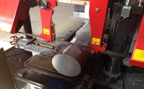 乡城卧式带锯床加工时出现明显振荡如何排查？